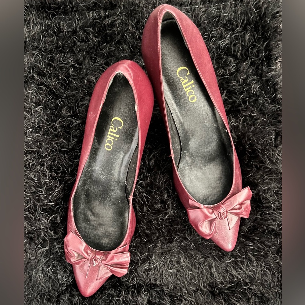 VINTAGE 80’s “Calico” Genuine Leather Burgundy Shoes w Kitten Heel - Never Worn!